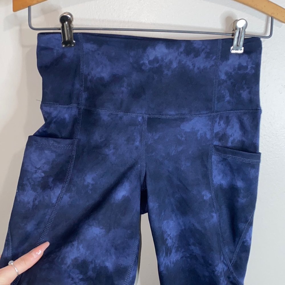 🎲Adorable blue 7/8 leggings! - Picture 1 of 11